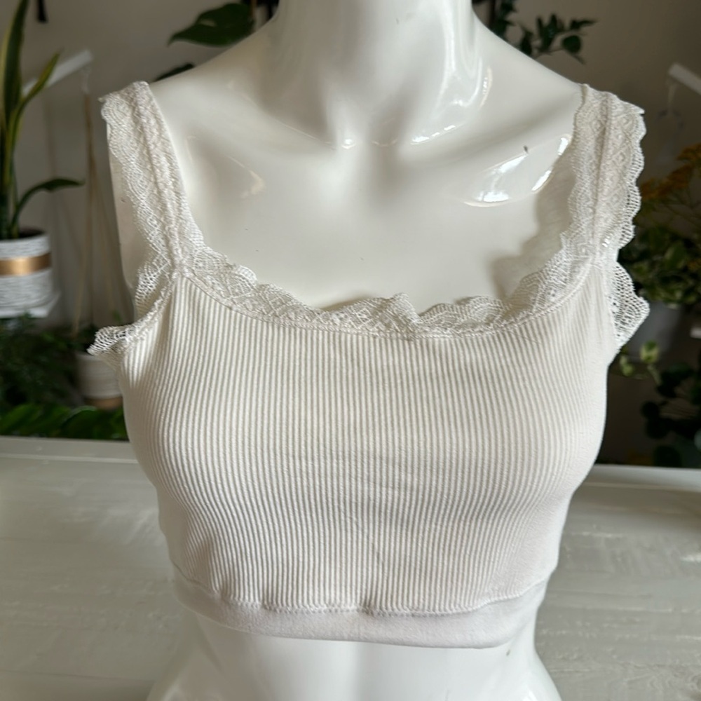 Innvix white bralette Large with lace very stretchy bandeau crop bra